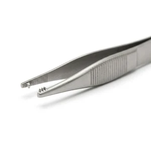 Surgical Tissue Forceps 6.3 cm (2.5) (001030018)