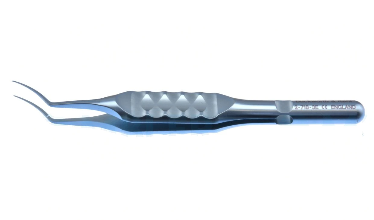 D&K Utrata 撕囊镊 3 1/4" 拱形杆 从弯曲处至尖端 13.0mm Utrata 式尖端 杆身 2.5mm 和 5.0mm 刻线标示所需撕囊尺寸 扁平人体工学设计